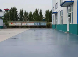 宝山彩色路面喷涂翻新的材料对冬季